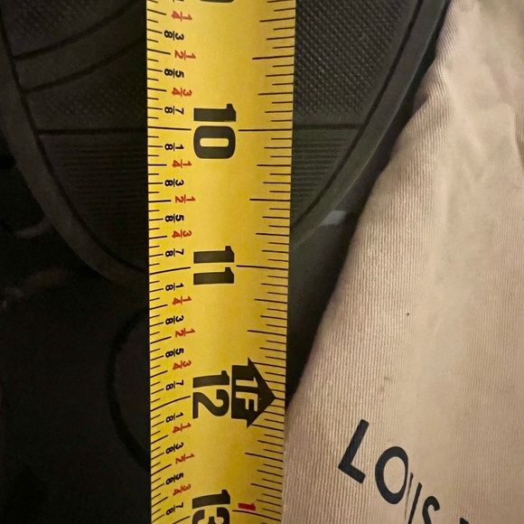 Mens Authentic Louis Vuitton high top sneakers - Picture 11 of 11